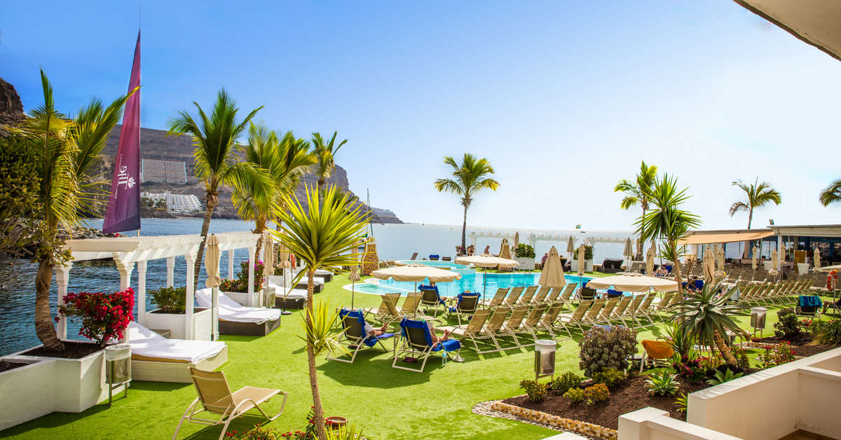Een foto van het zwembad bij Hotel Livvo Puerto de Mogan