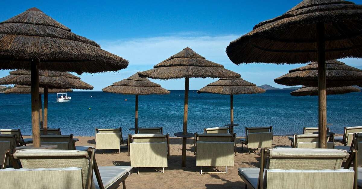 Een foto van het strand bij L'Ea Bianca Luxury Resort