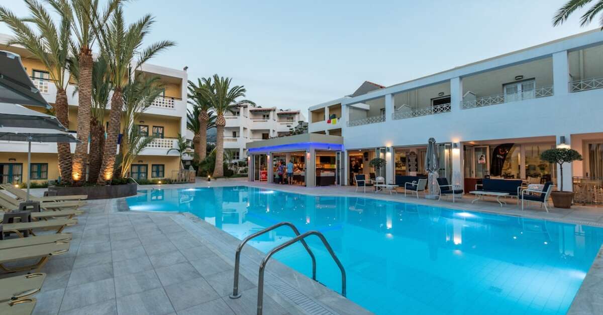 Een foto van het zwembad bij Dedalos Hotel