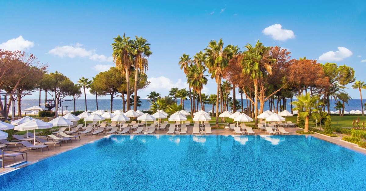 Een foto van Acanthus Cennet Barut Collection