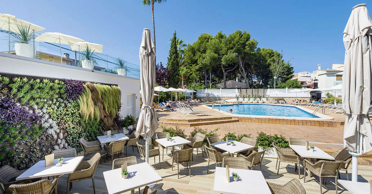 Een foto van het zwembad bij Allsun Hotel Cristobal Colon