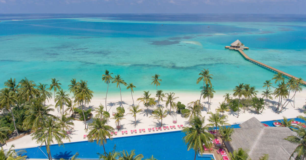 Een foto van het zwembad bij Kandima Maldives
