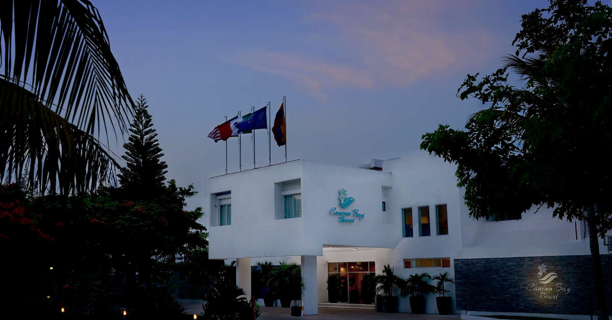 Een foto van de buitenkant van Cancun Bay Resort