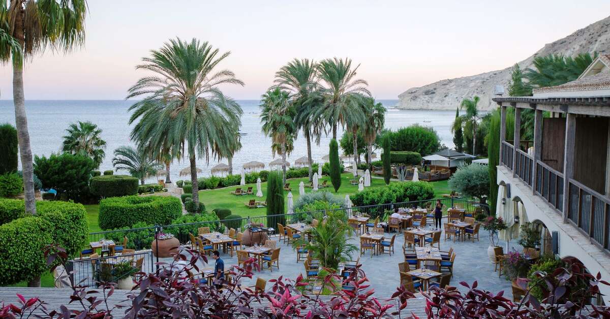 Een foto van het terras bij Columbia Beach Resort