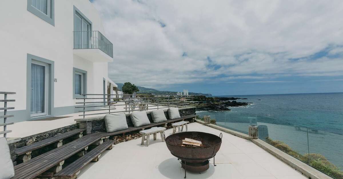 Een foto van het terras bij White Exclusive Suites & Villas