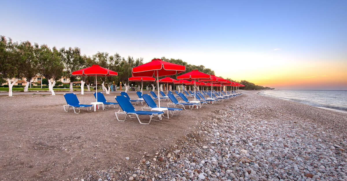 Een foto van het strand bij Bayside Hotel Katsaras