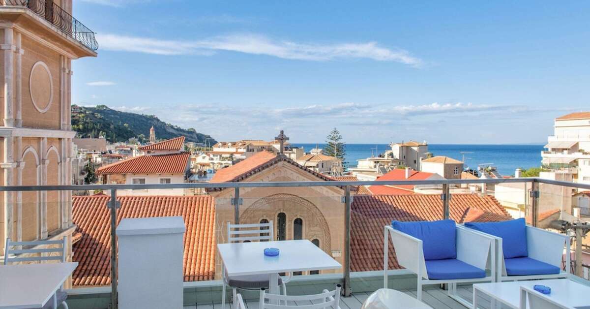 Een foto van het terras bij Diana Hotel Zakynthos