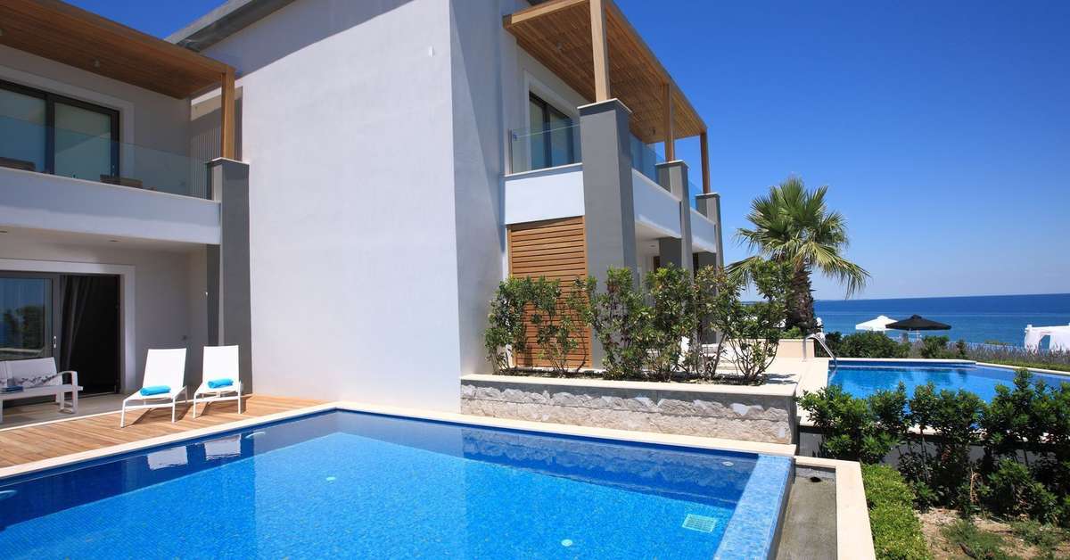 Een foto van het zwembad bij Cavo Olympo Luxury Hotel & Spa