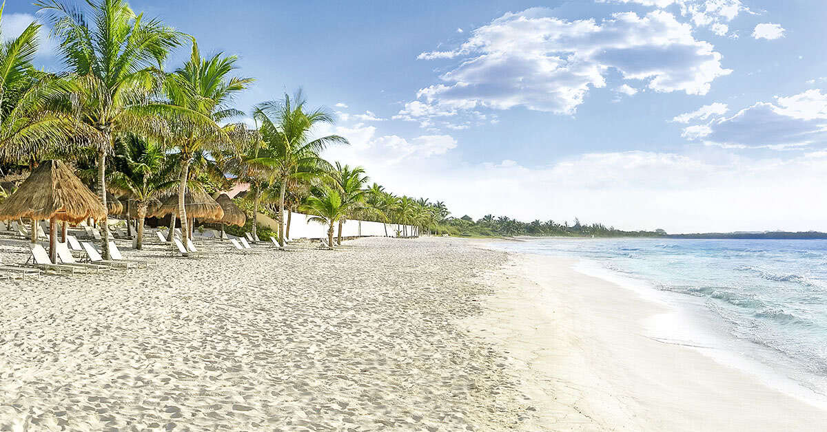 Een foto van het strand bij Catalonia Royal Tulum