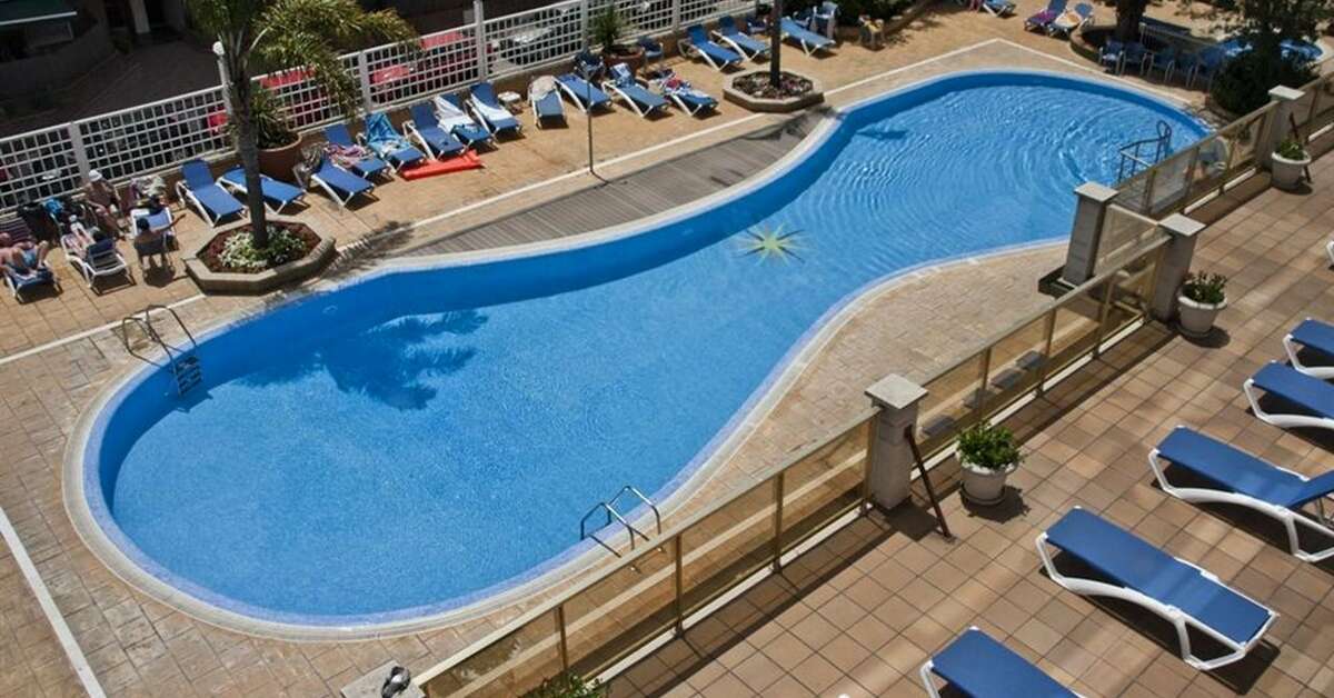 Een foto van het zwembad bij Hotel Bon Repos