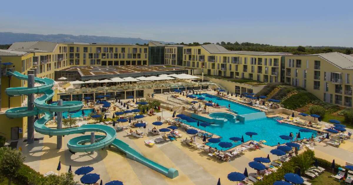 Een foto van het zwembad bij Falkensteiner Hotel Diadora