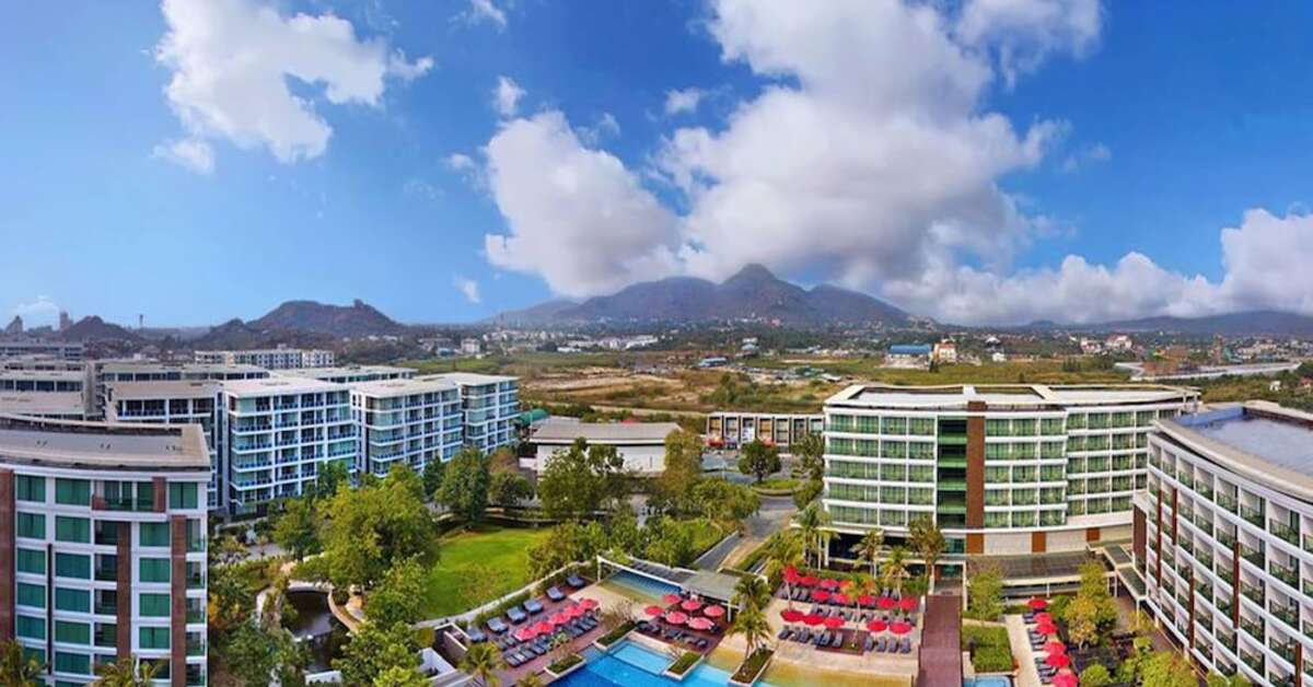 Een foto van het zwembad bij Amari Hua Hin