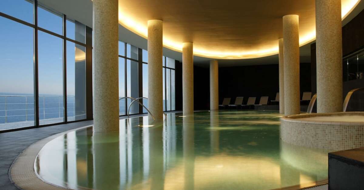 Een foto van het zwembad bij Eurostars Sitges