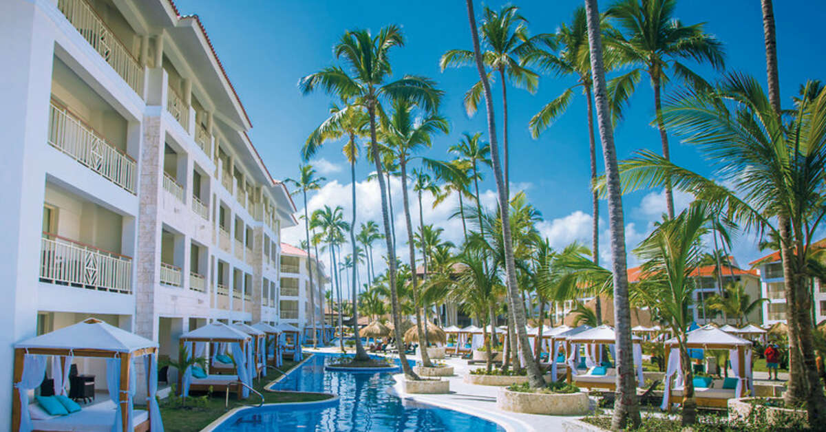 Een foto van het zwembad bij Majestic Mirage Punta Cana