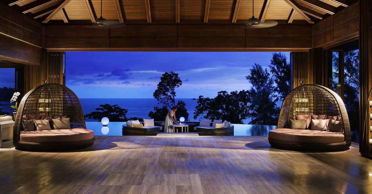 Een foto van het terras bij Pullman Phuket Arcadia Naithon Beach