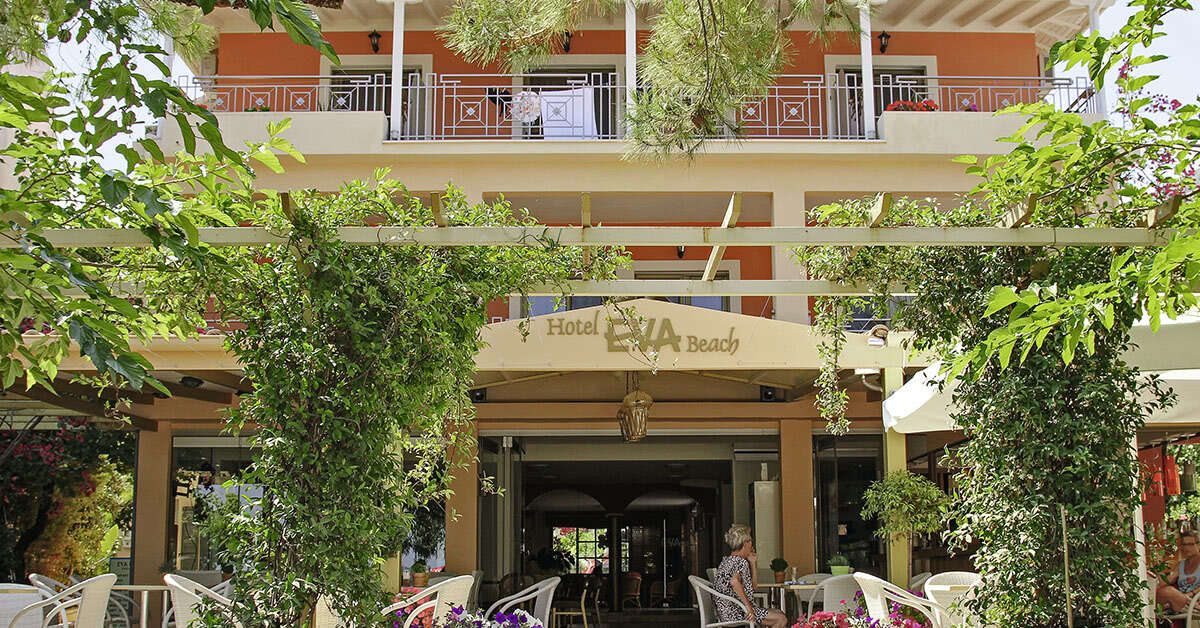 Een foto van de buitenkant van Hotel Eva Beach