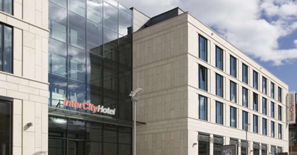 Ein Foto von der Außenansicht des IntercityHotel Dresden