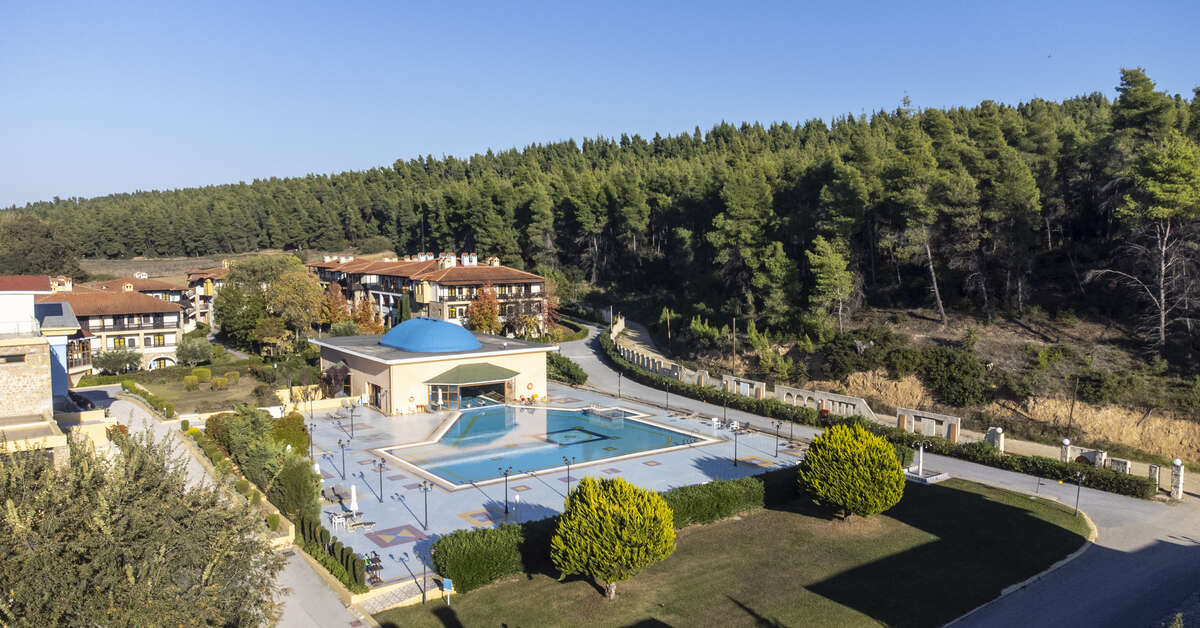 Een foto van het zwembad bij Simantro Resort