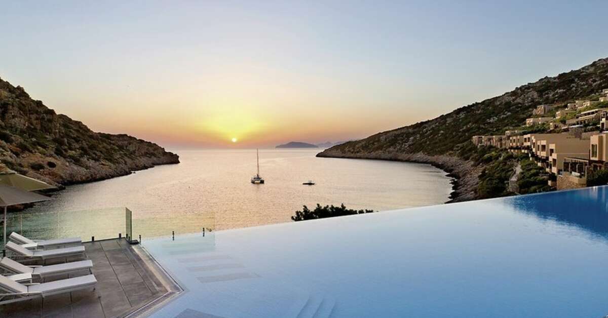 Een foto van het zwembad bij Daios Cove Luxury Resort & Villas