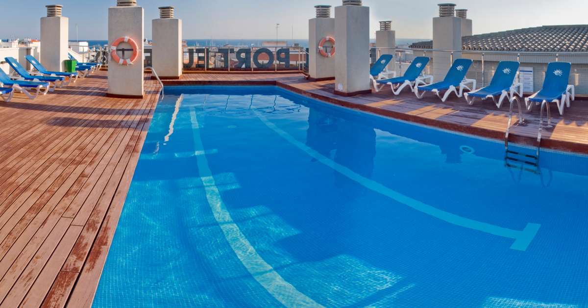 Een foto van het zwembad bij Hotel Port Eugeni