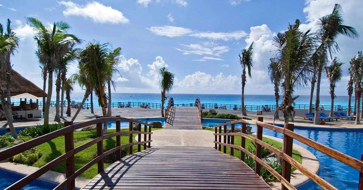 Een foto van de buitenkant van Grand Oasis Cancun
