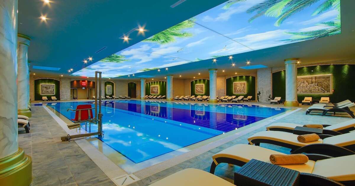Een foto van het zwembad bij Limak Cyprus Deluxe Hotel