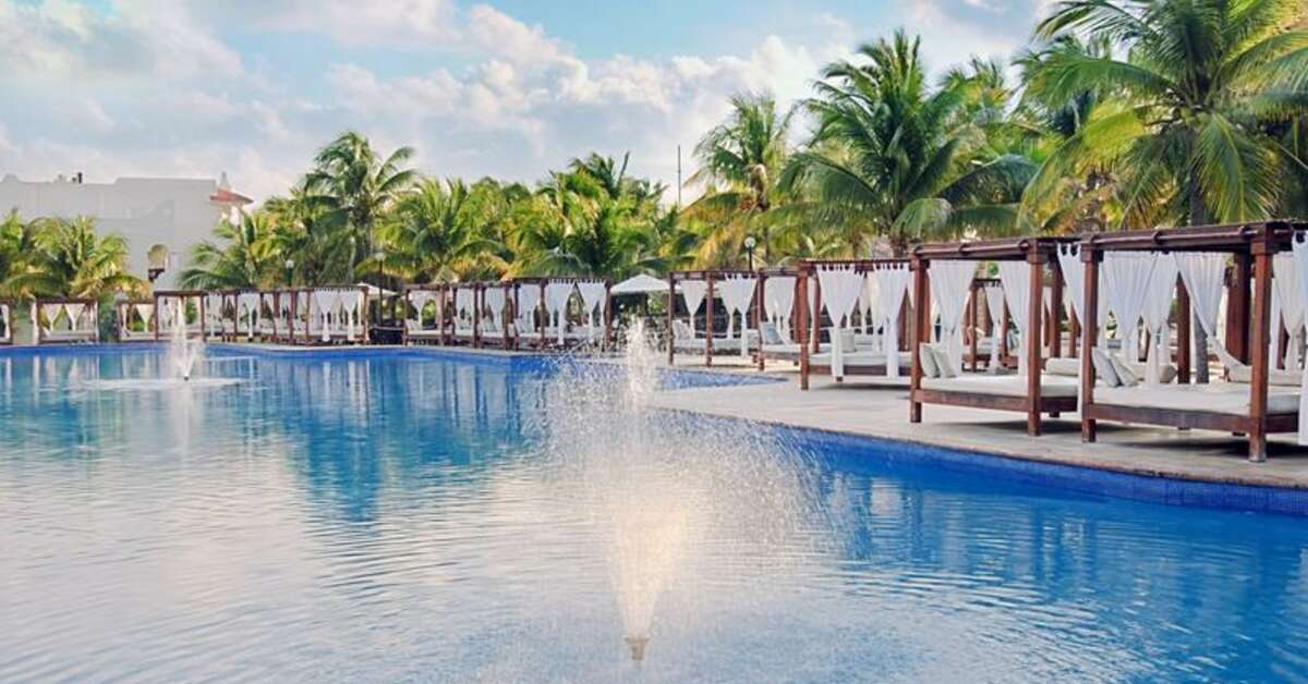 Een foto van het zwembad bij Hotel El Dorado Royale