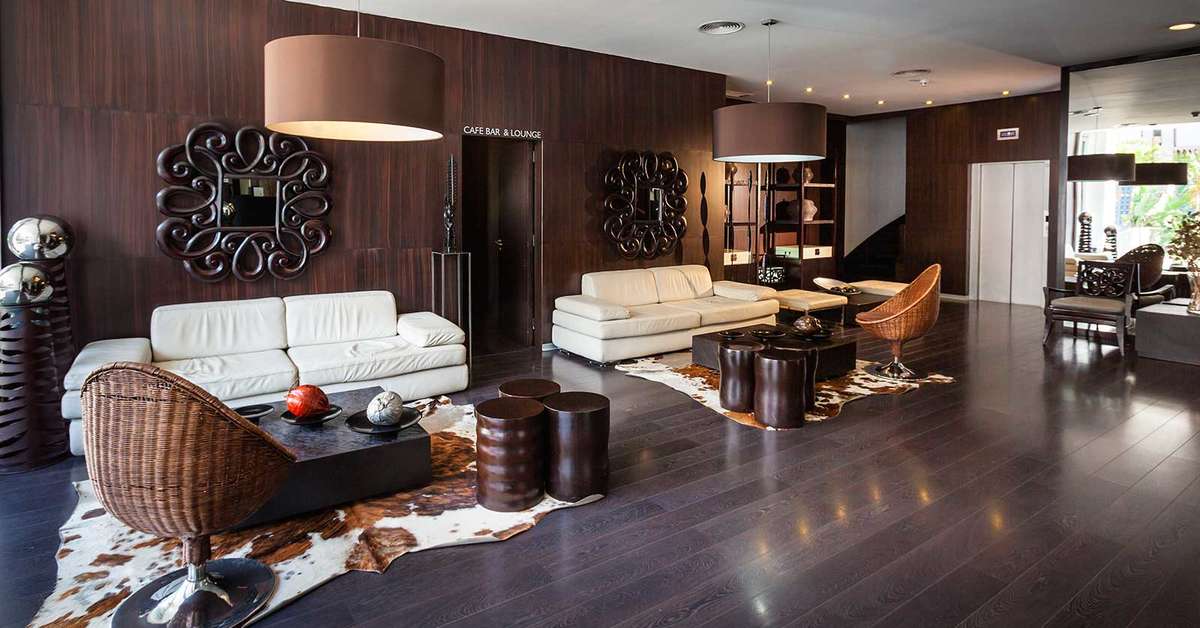 Een foto van het interieur van Barcelo Santa Cruz Contemporaneo