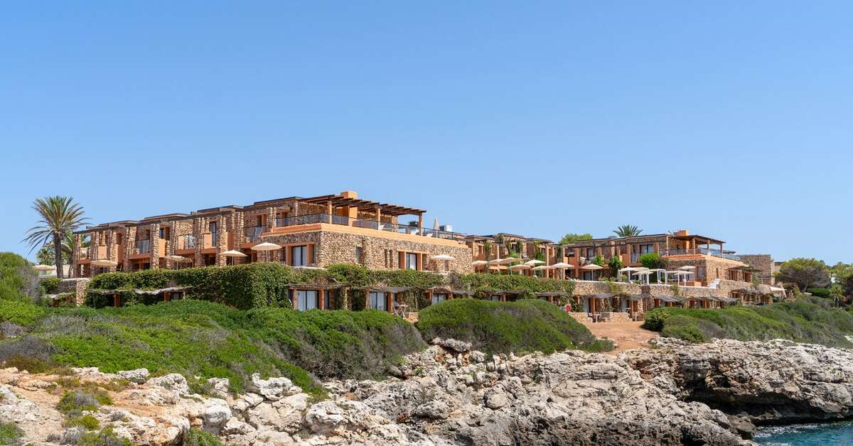 Een foto van de buitenkant van Pierre & Vacances Premium Menorca Binibeca