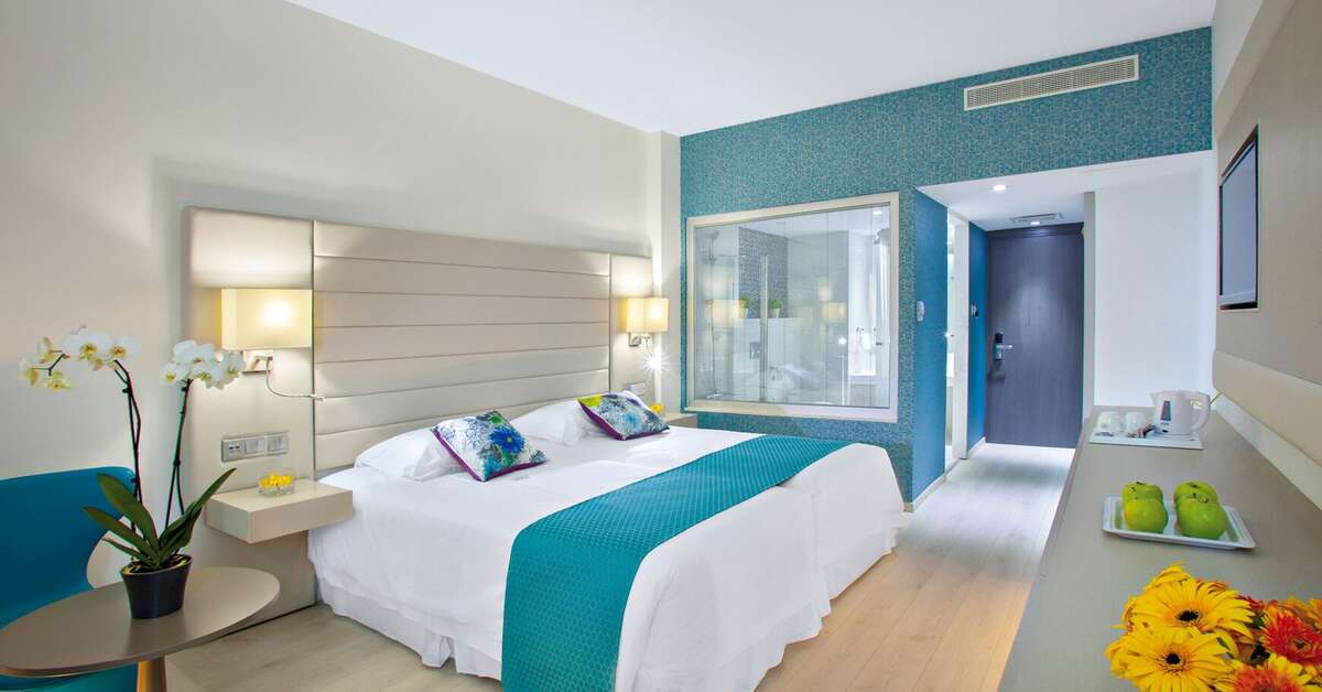 Een foto van The King Evelthon Beach Hotel & Resort