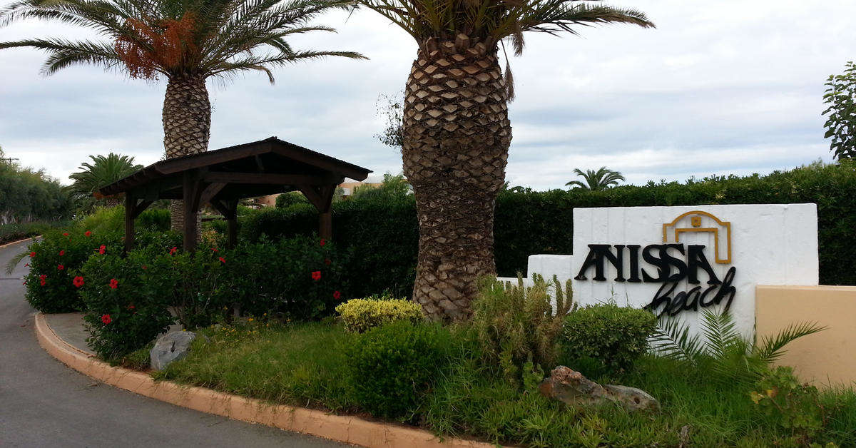 Een foto van de buitenkant van Anissa Beach & Village Hotel
