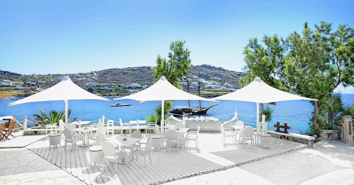 Ein Foto von der Terrasse im Kivotos Mykonos Luxury Boutique Hotel