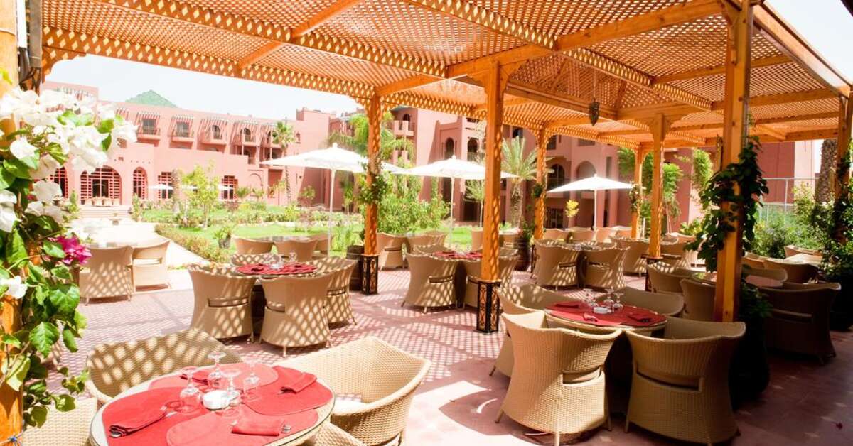 Ein Foto von der Terrasse im Hotel Palm Plaza & Spa