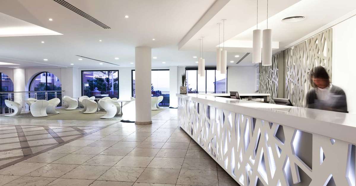 Een foto van het interieur van Barcelo Punta Umbria Mar