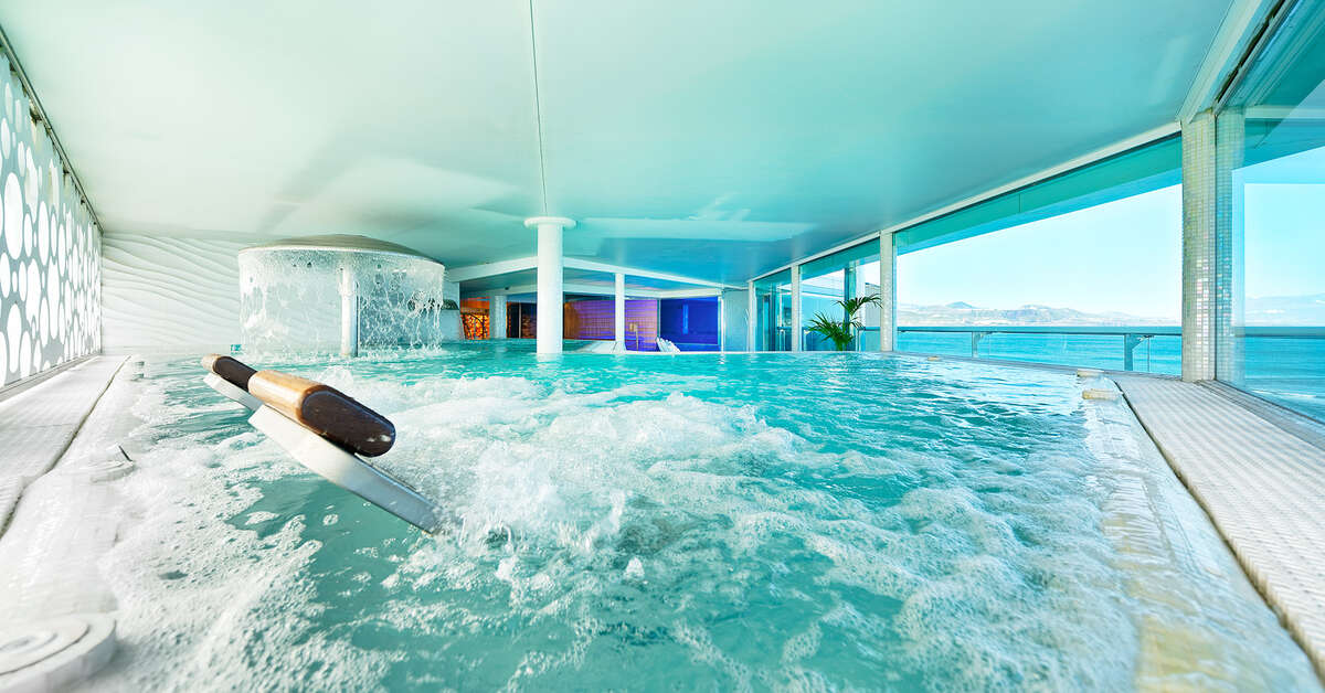 Een foto van de faciliteiten bij Bull Hotel Reina Isabel & Spa
