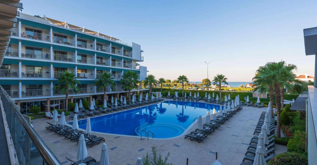 Een foto van het zwembad bij TUI Blue Barut Andiz