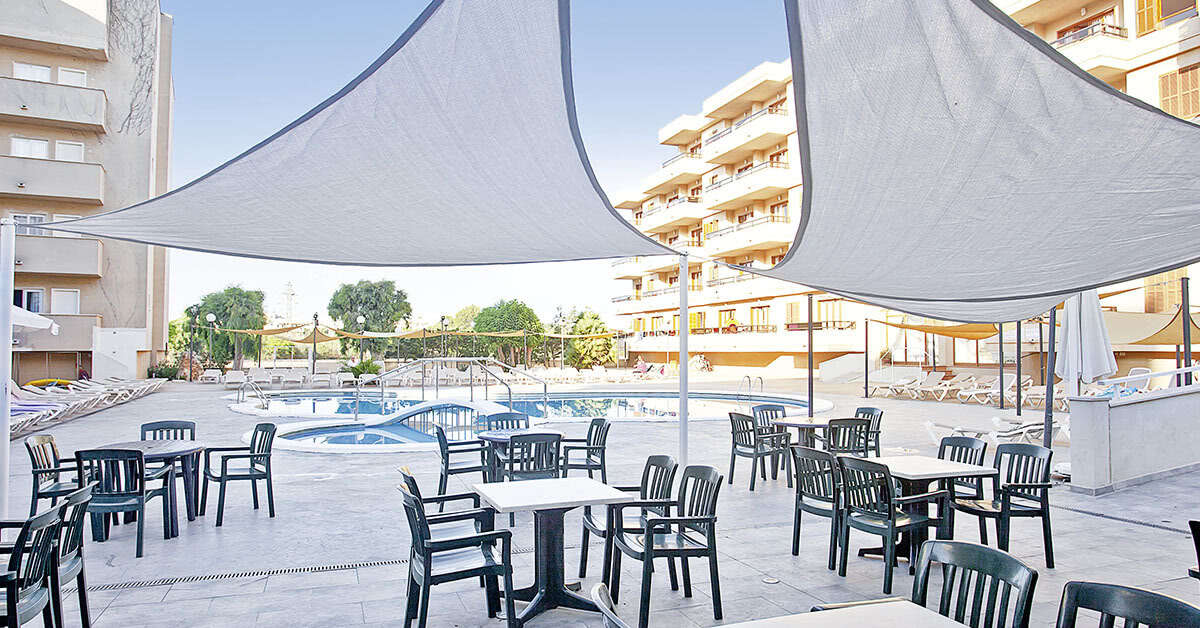 Een foto van het terras bij Bei Juan Playamar Hotel & Appartementen
