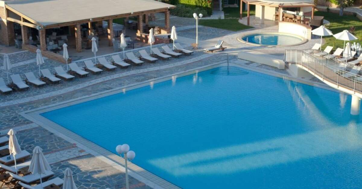 Een foto van het zwembad bij Bella Beach Hotel