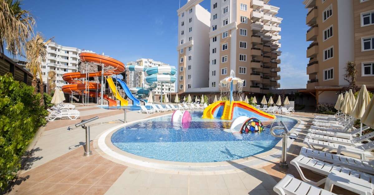 Een foto van het zwembad bij Ramada Resort by Wyndham Lara