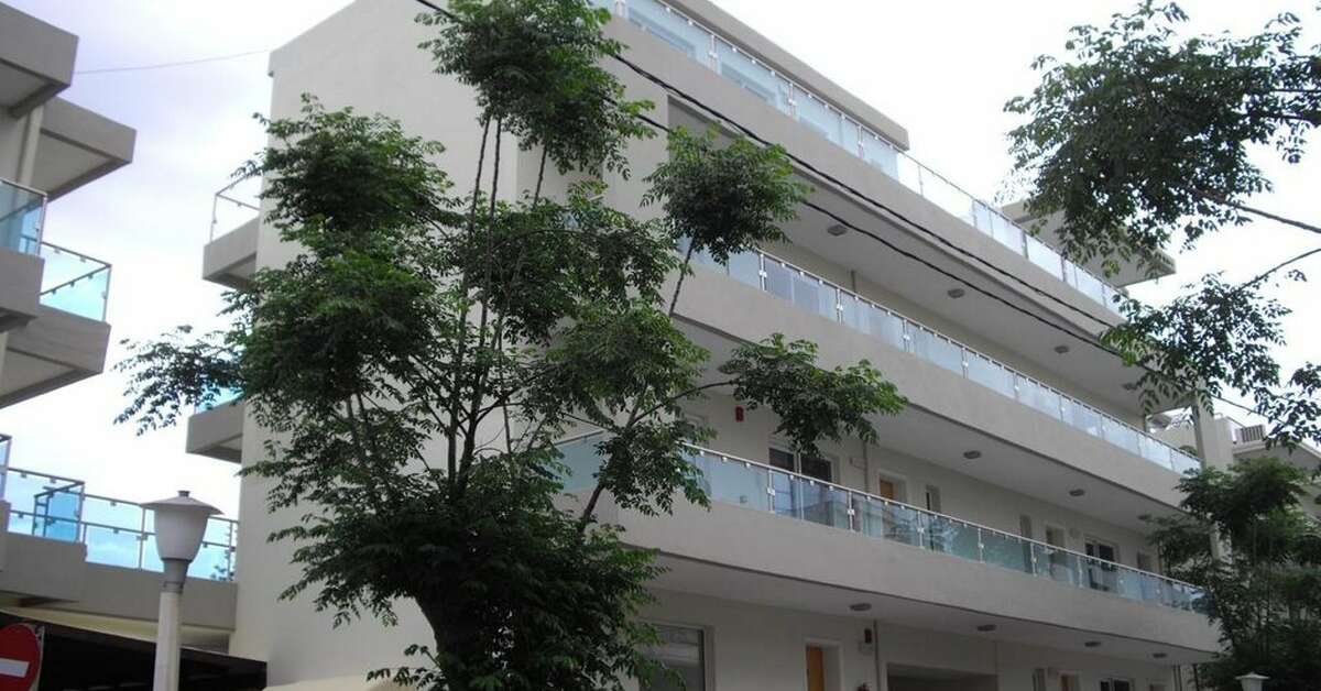 Een foto van de buitenkant van Bristol Sea View Hotel Appartementen