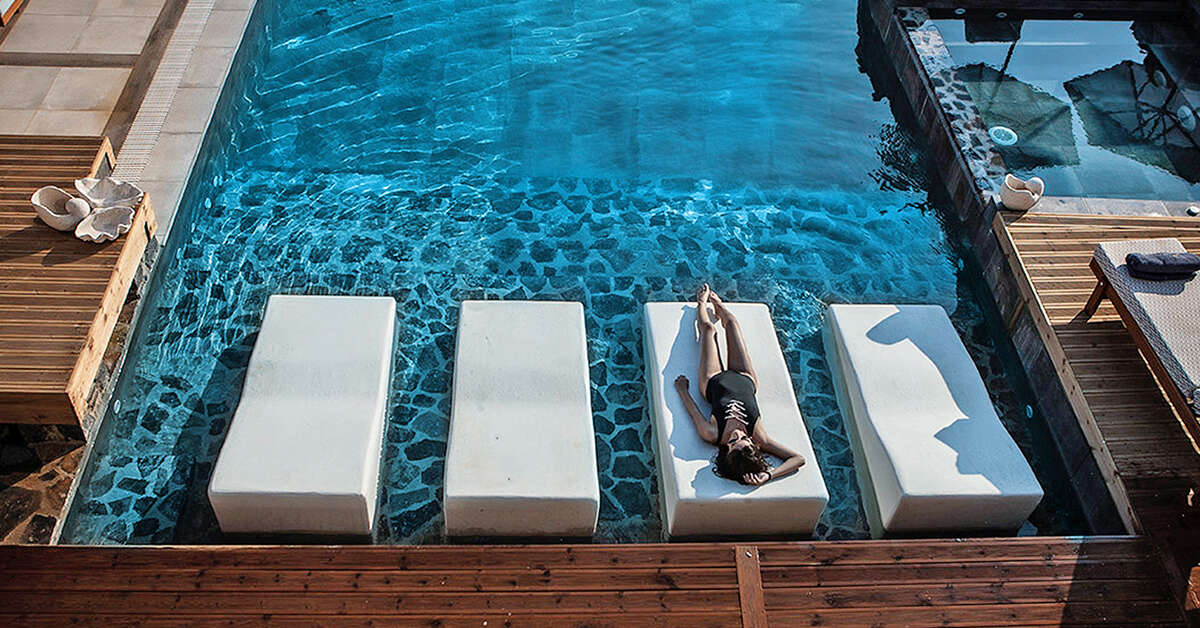 Ein Foto vom Pool im Elounda Orama