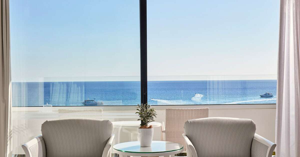 Een foto van Grecian Bay Hotel