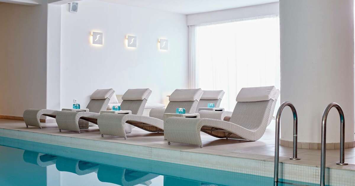 Een foto van het zwembad bij El Greco Resort & Spa