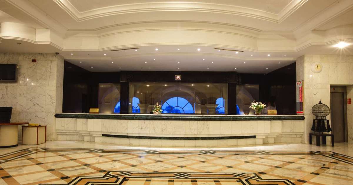 Een foto van het interieur van El Mouradi Palm Marina