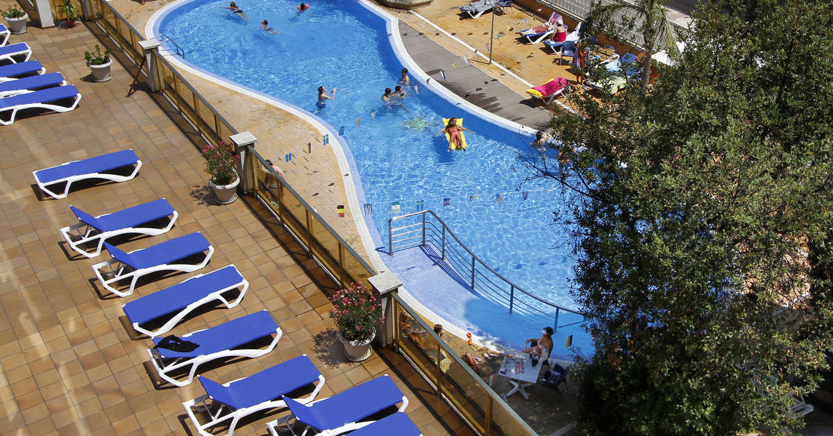Een foto van het zwembad bij Hotel Bon Repos