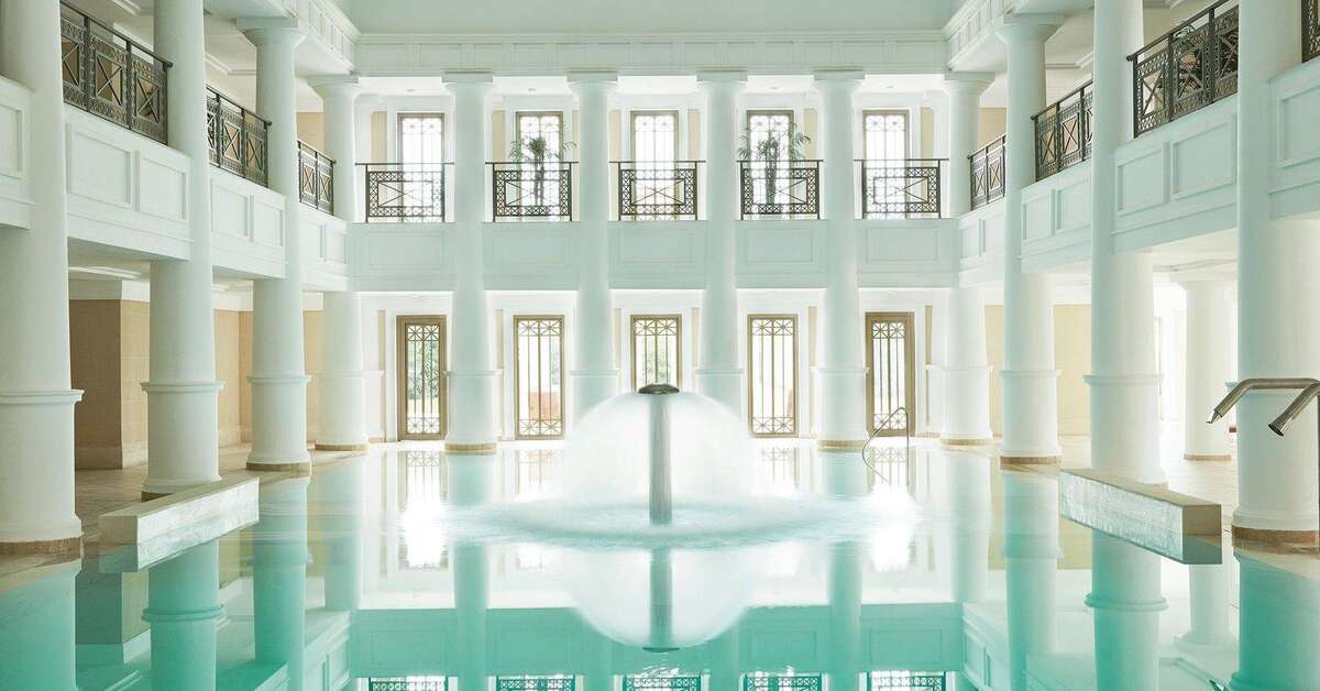 Een foto van het zwembad bij Grecotel La Riviera & Aqua Park