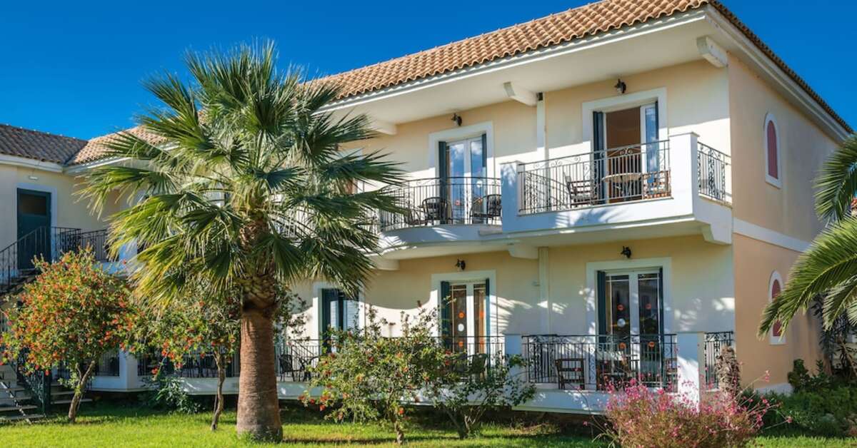 Een foto van de buitenkant van Ilios Hotel