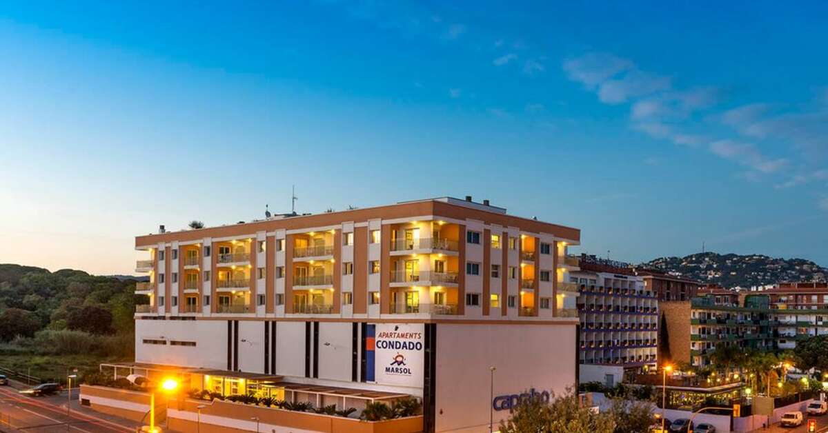 Een foto van de buitenkant van Appartementen Condado