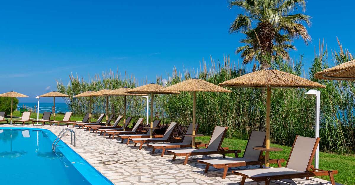Een foto van het zwembad bij Hotel Ibiscus Corfu