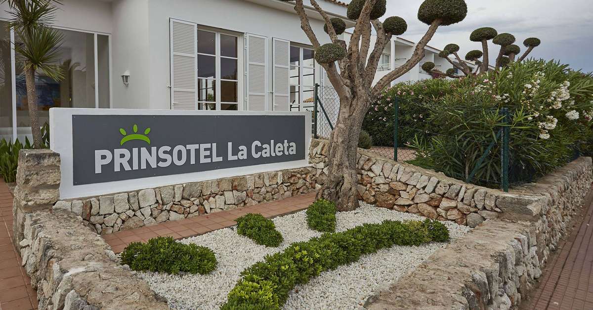 Een foto van de buitenkant van Prinsotel La Caleta